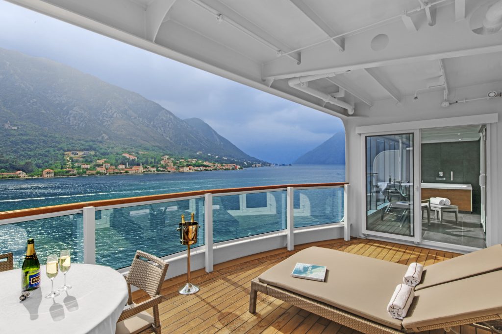 An Bord von Seabourn verbindet sich luxuriöser Komfort mit einem Gefühl von Freiheit, das man sonst nur auf privaten Yachten erlebt. Foto: Seabourn
