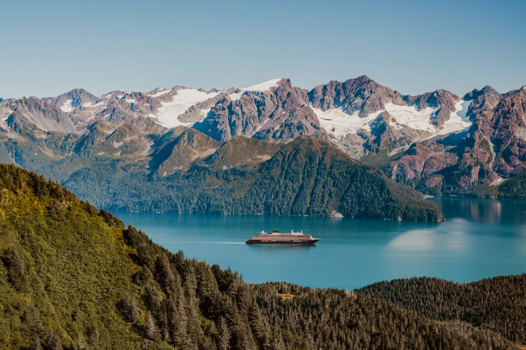 Von Mai bis September 2027 feiert die EXPLORA III ihr Alaska-Debüt. Foto: © Explora Journeys