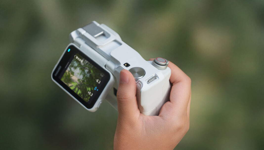 Insta360 erweitert seine Action-Kamera Ace Pro 2 um neue Arctic White Videography Bundles. Foto: PR