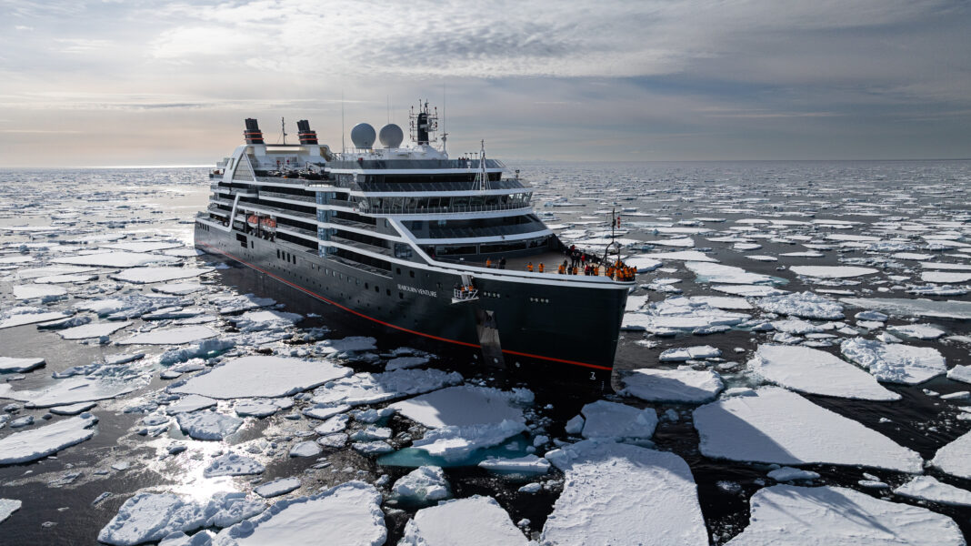 Mit kleinen Schiffen führt Seabourn zu besonderen Küsten, abgelegenen Regionen und Häfen abseits stark frequentierter Kreuzfahrtrouten. Foto: Seabourn