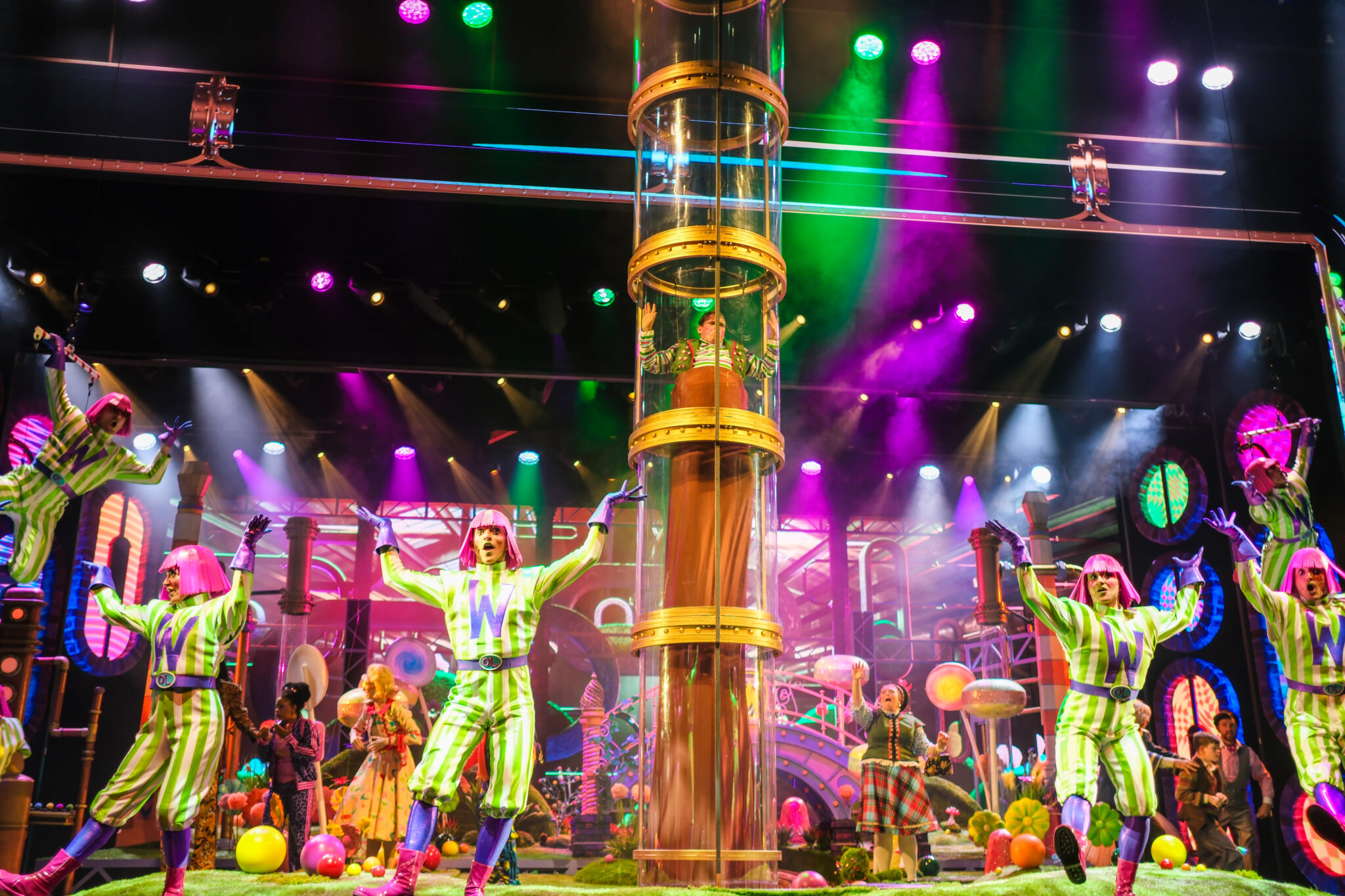Drei-Premieren-f-r-die-Legend-of-the-Seas-Royal-Caribbean-setzt-auf-Musical-Aqua-Show-und-Hightech-auf-dem-Eis