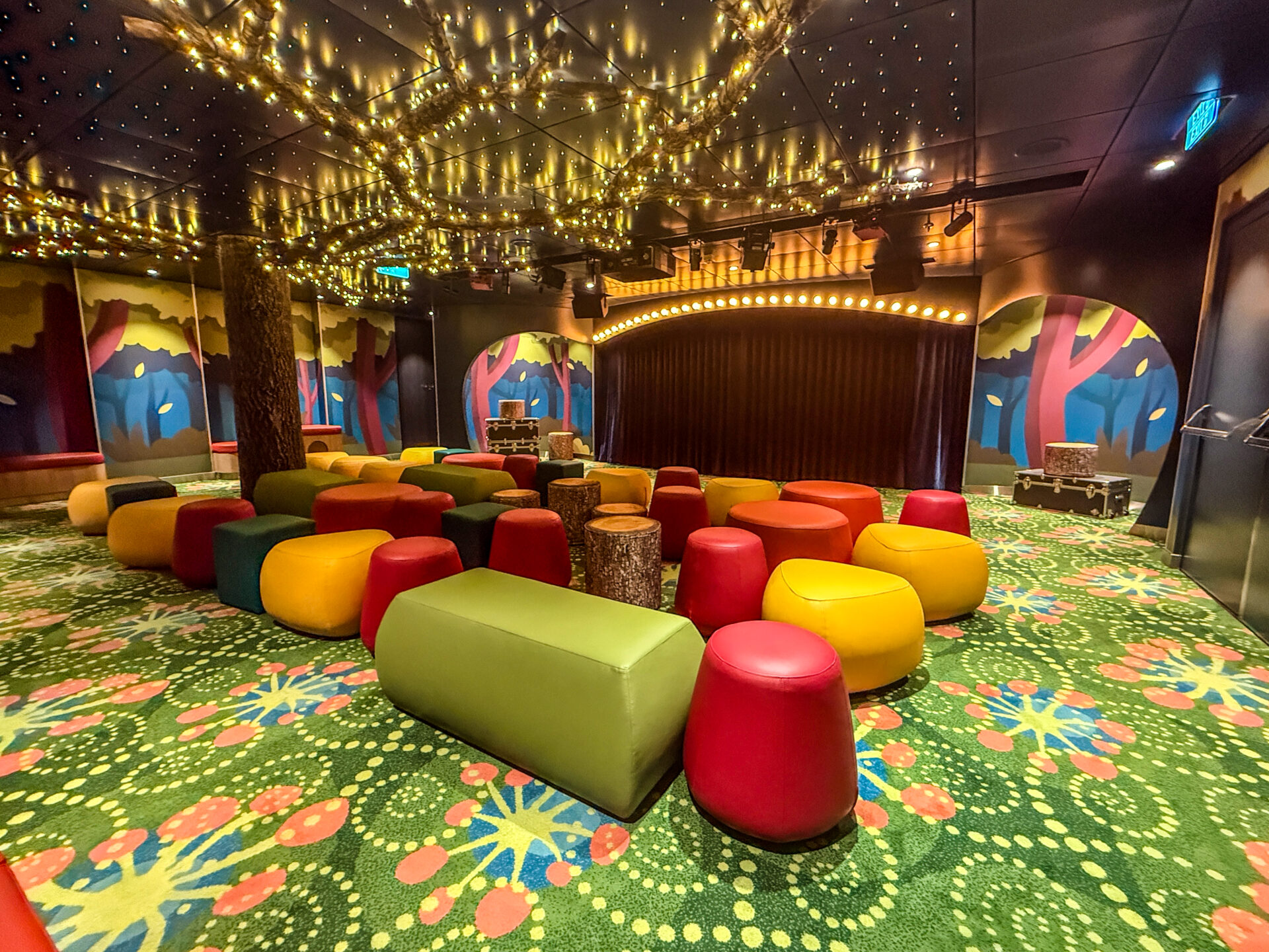 Kindertheater im Adventura Ocean auf der Legend of the Seas