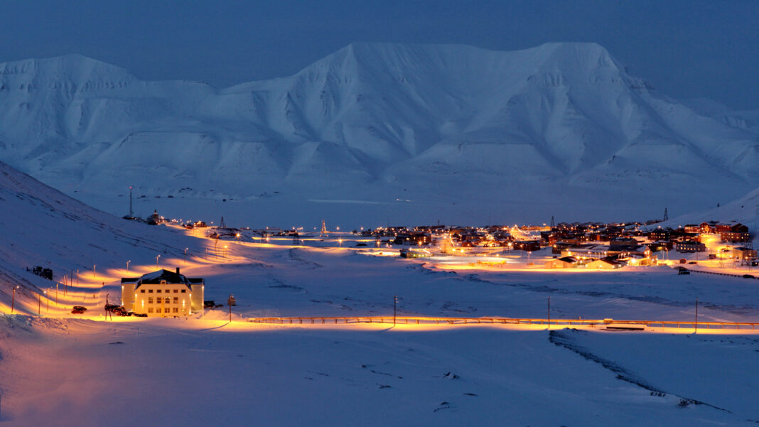 Winter in Longyearbyen in Spitzbergen