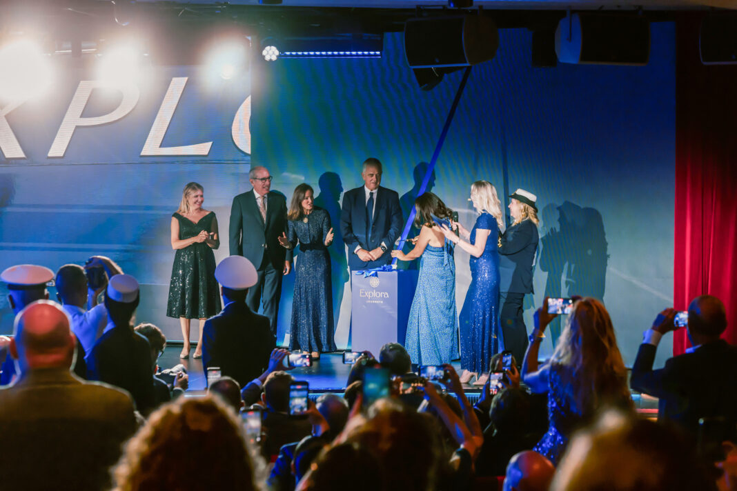 Cristina Ozores tauft die Explora III in Barclona. An der Zereomonie nahmen auch Anna Nesh, Präsidentin von Explora Journeys, Pierfrancesco Vago, Executive Chairman der Cruise Division der MSC Group und José Alberto Carbonell, Präsident des Hafens von Barcelona teil