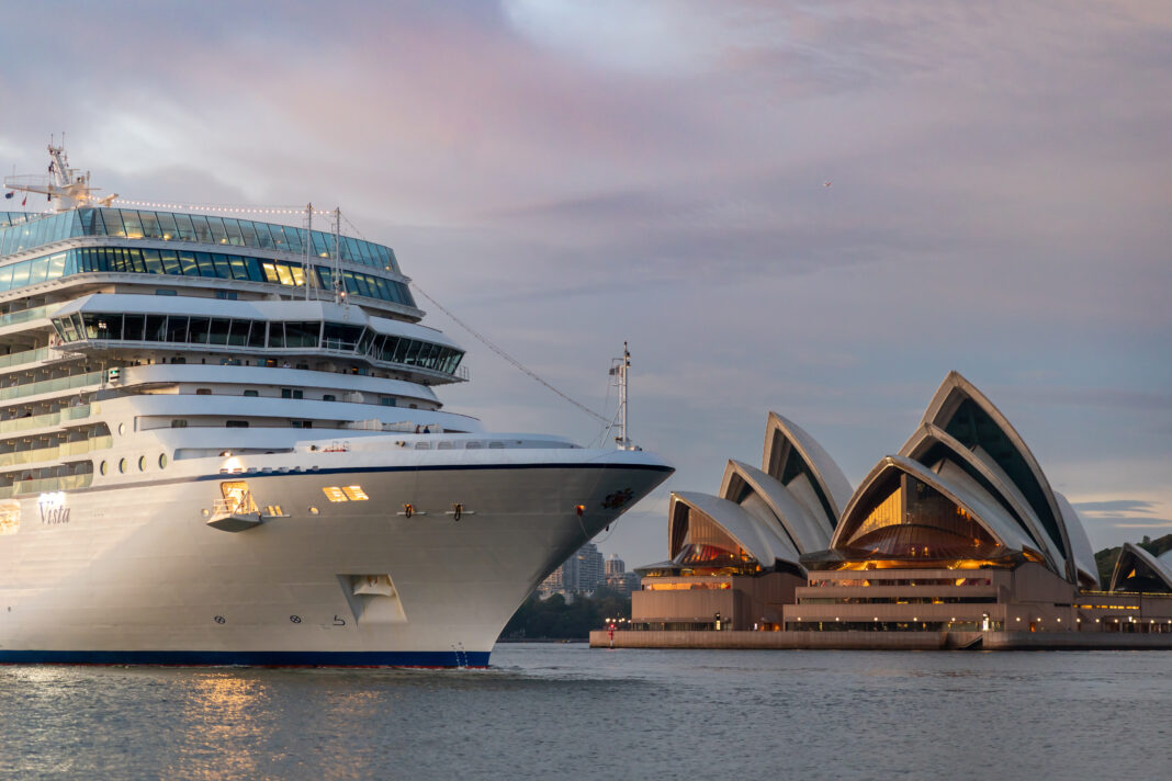 Oceania Vista vor der Oper in Sydney, Australien