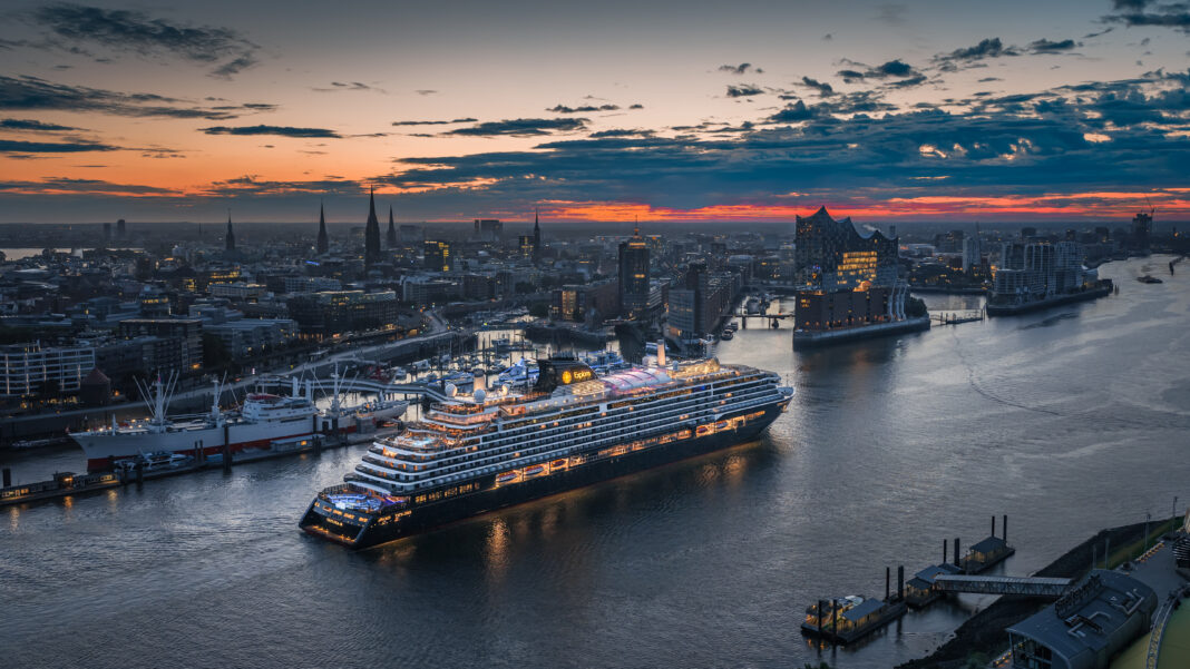 Die Explora III bei ihrem Erstanlauf in Hamburg. Foto: Cruise Gate Hamburg