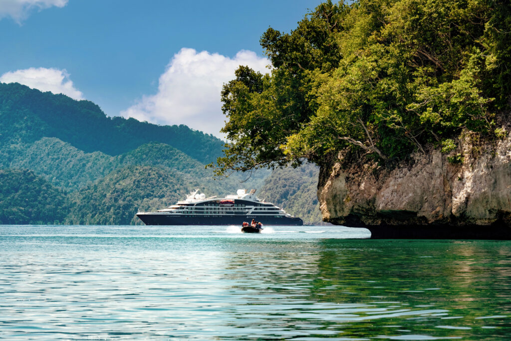 Ponant Le Laperouse in Indonesien