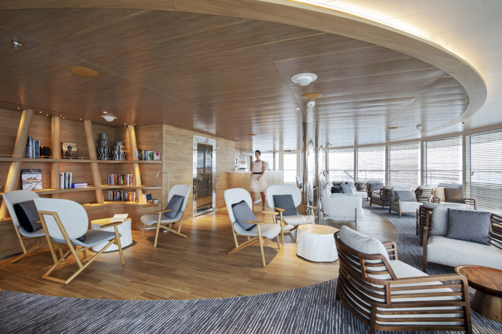 Ponant Le Laperouse Lounge