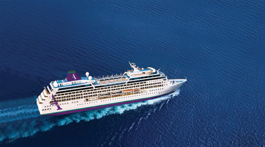 Ambella Kreuzfahrtschiff aus der Luft