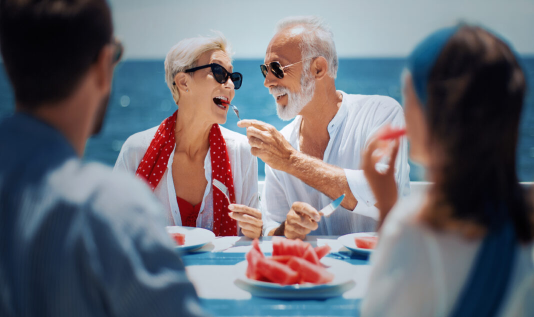 Kulinarik an Bord ist ein wesentlicher Bestandteil auf jeder Kreuzfahrt. CREDITS: © Aja Koska / Istock.com. (1)