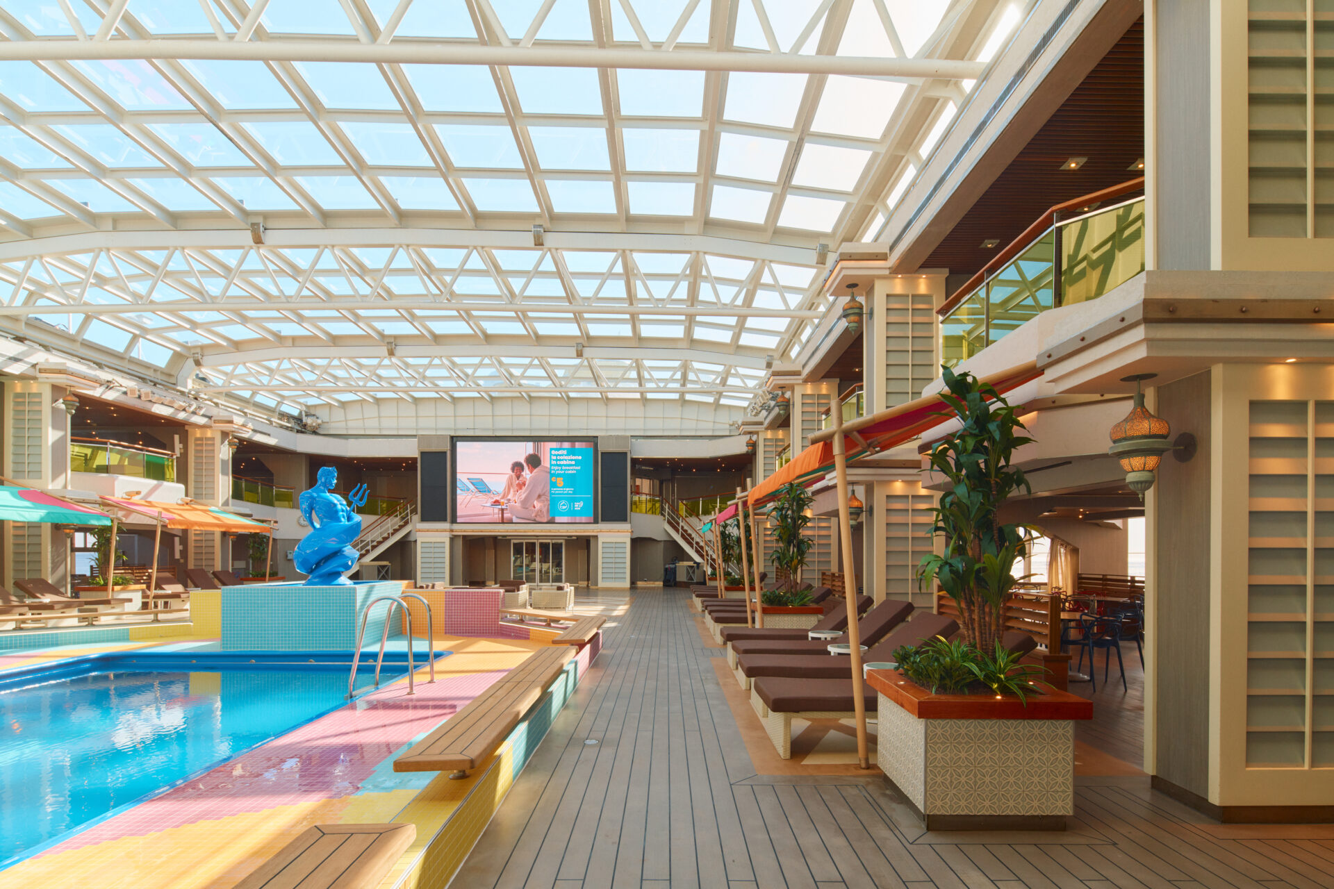 Frische Optik gab es beispielsweise für den Indoor-Poolbereich 